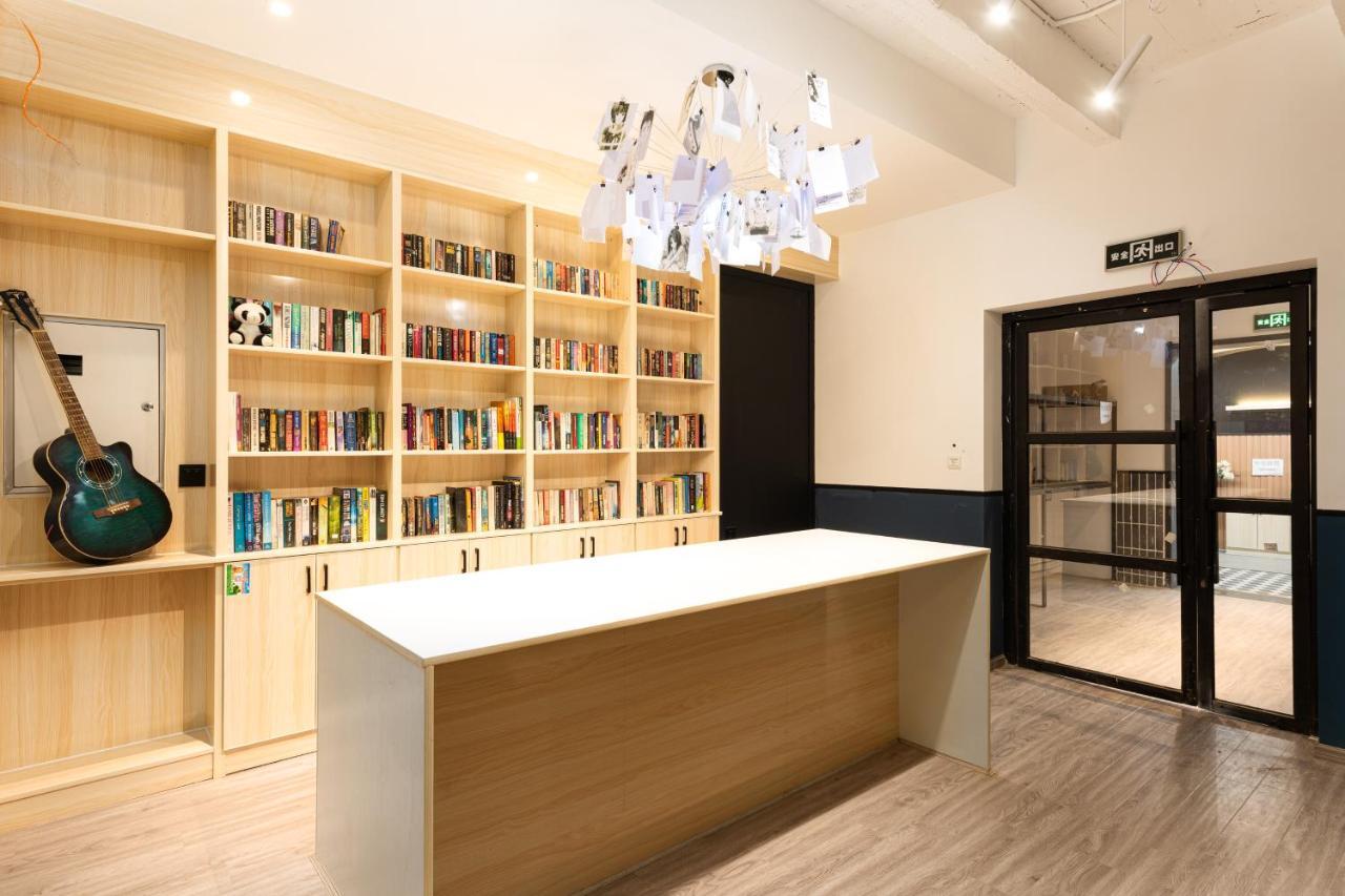 Hello Chengdu International Youth Hostel Εξωτερικό φωτογραφία