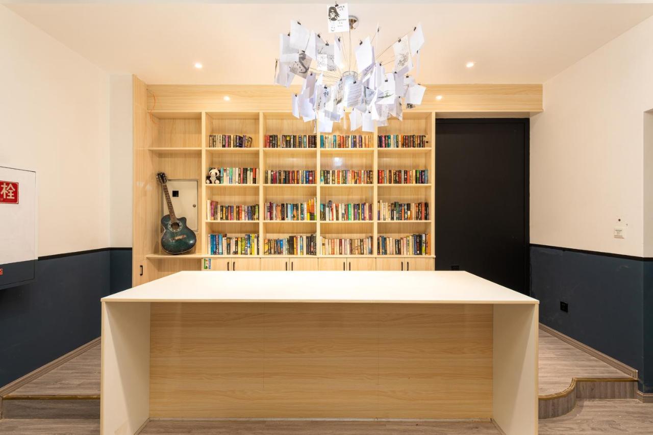 Hello Chengdu International Youth Hostel Εξωτερικό φωτογραφία